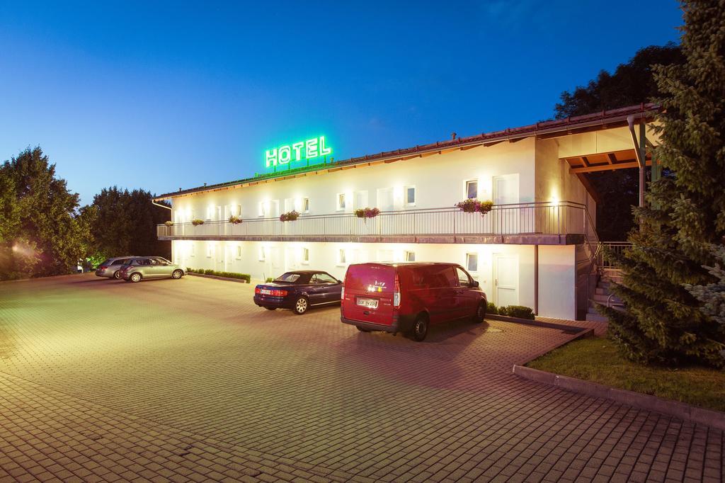 Apart Hotel Weimar Bagian luar foto