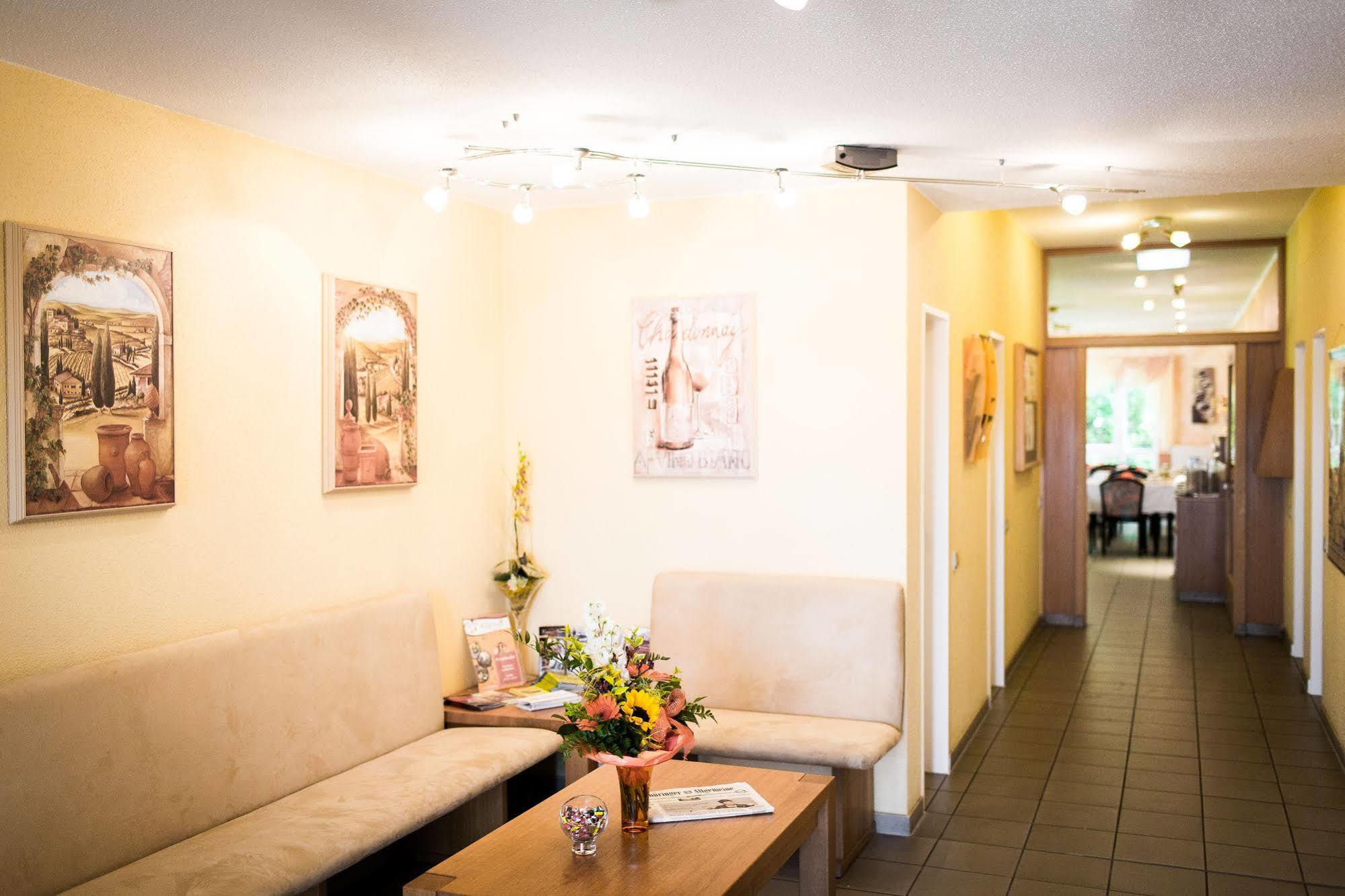 Apart Hotel Weimar Bagian luar foto