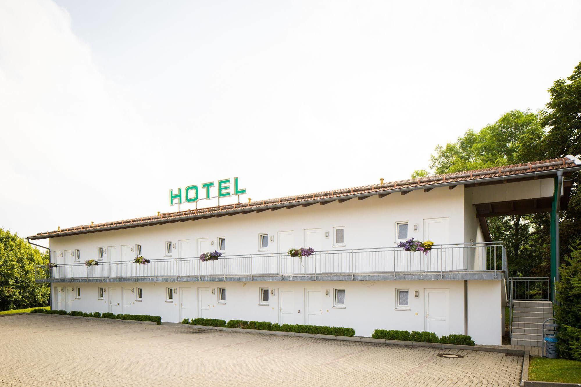 Apart Hotel Weimar Bagian luar foto